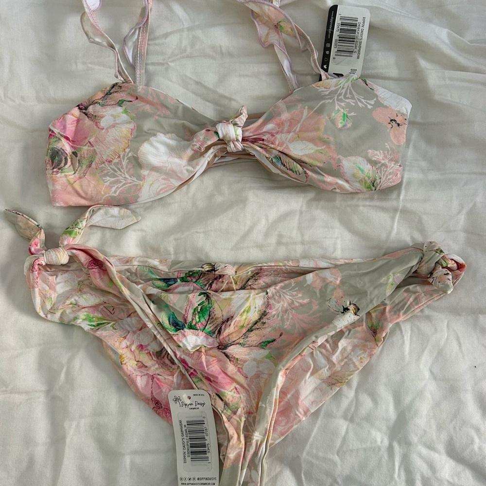 NWT dippin daisys countess floral bikini set